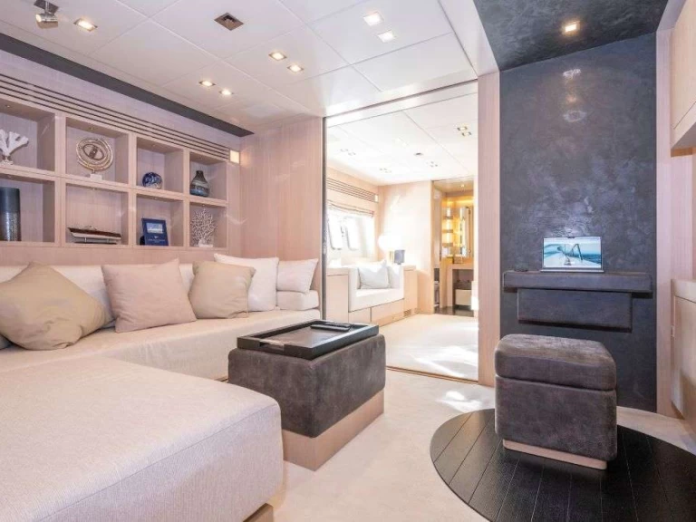 Mangusta TOTAL de alquiler a Paradise Island