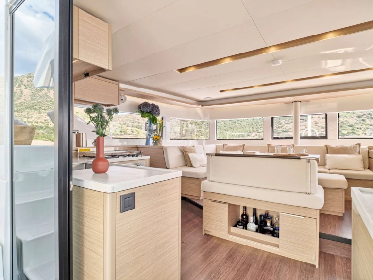 Yate de lujo para alquilar Atenas al mejor precio