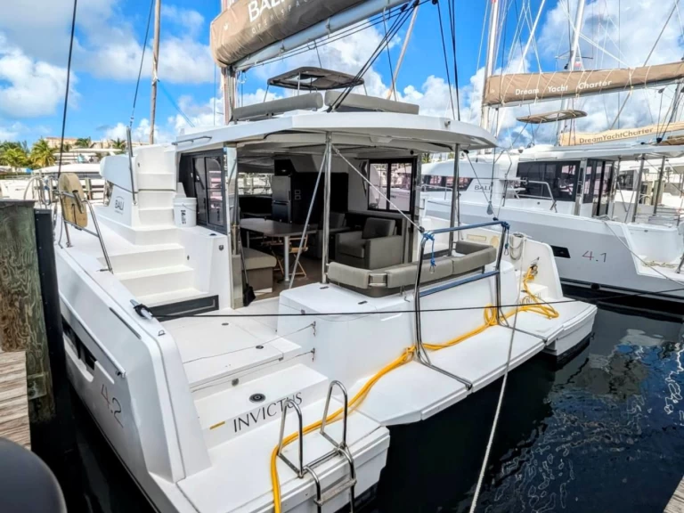 Alquiler de Bali Bali 4.2 en Nassau