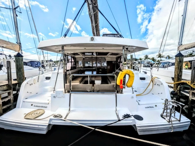 Alquiler Catamarán Bali con o sin  título de navegación