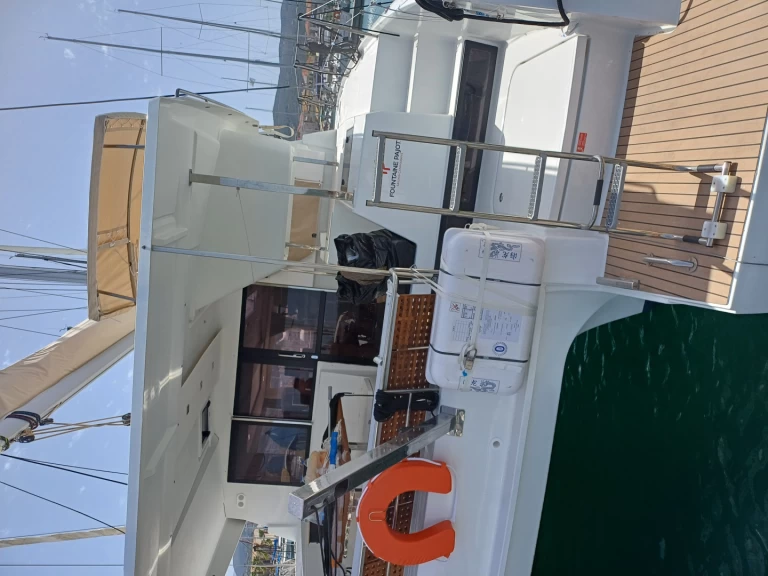 Alquiler Catamarán Fountaine Pajot con o sin  título de navegación