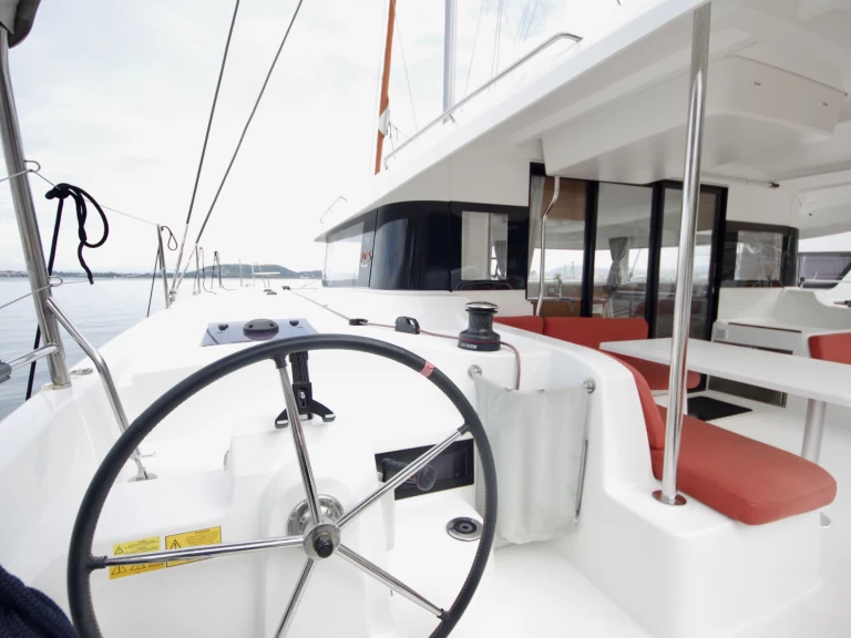 Excess Excess 14 de alquiler a Préveza