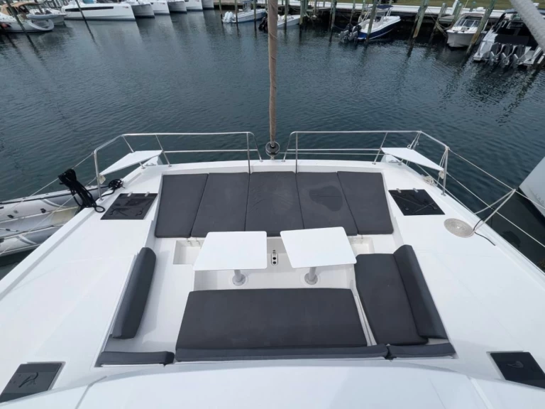 Alquiler Catamarán Bali con o sin  título de navegación