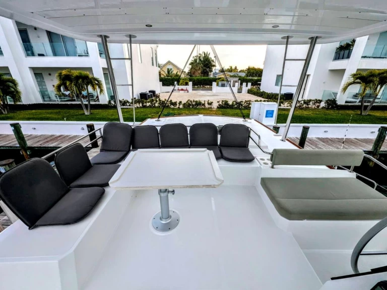 Bali Bali 4.6 de alquiler a Nassau