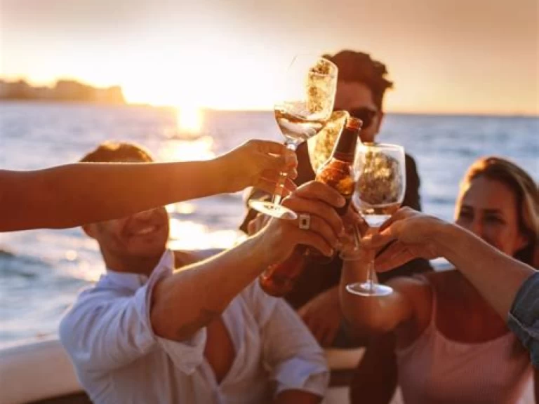 Alquiler Lancha Jeanneau con o sin  título de navegación