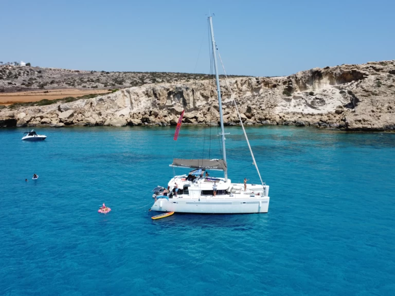 Catamarán para alquilar Ayia Napa al mejor precio