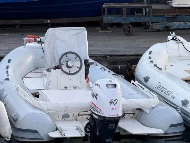 Alquiler Neumática Bwa con o sin  título de navegación