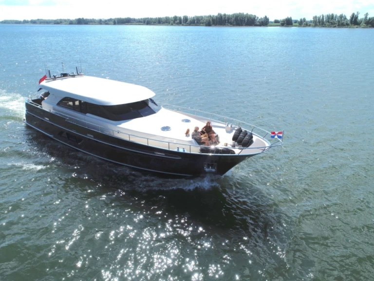 Continental 2200 de alquiler a Limassol