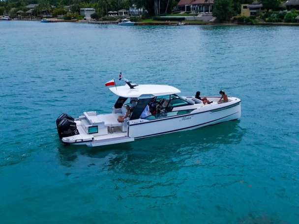 Alquiler de embarcaciones Saxdor Saxdor 320 GTO enCasa de Campo Marina en Samboat