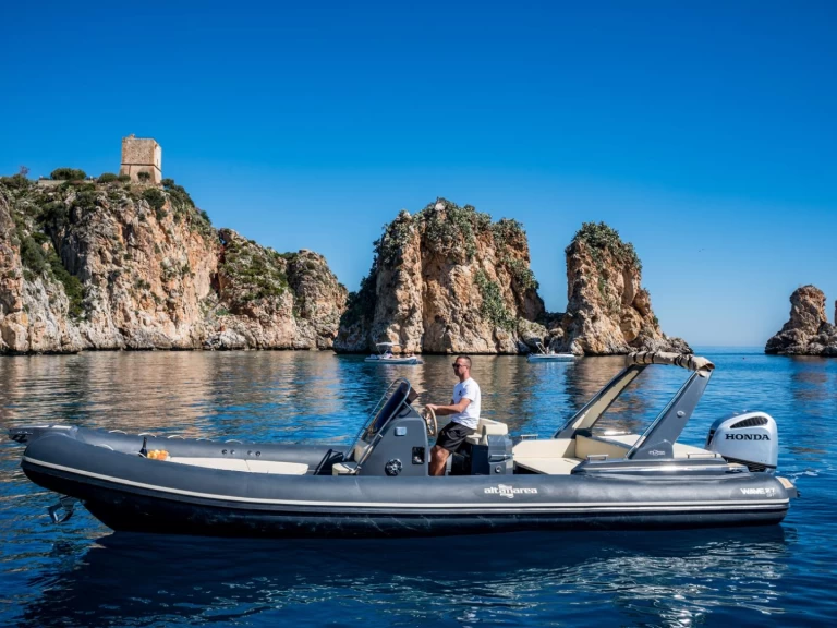 Alquiler Neumática Altamarea con o sin  título de navegación