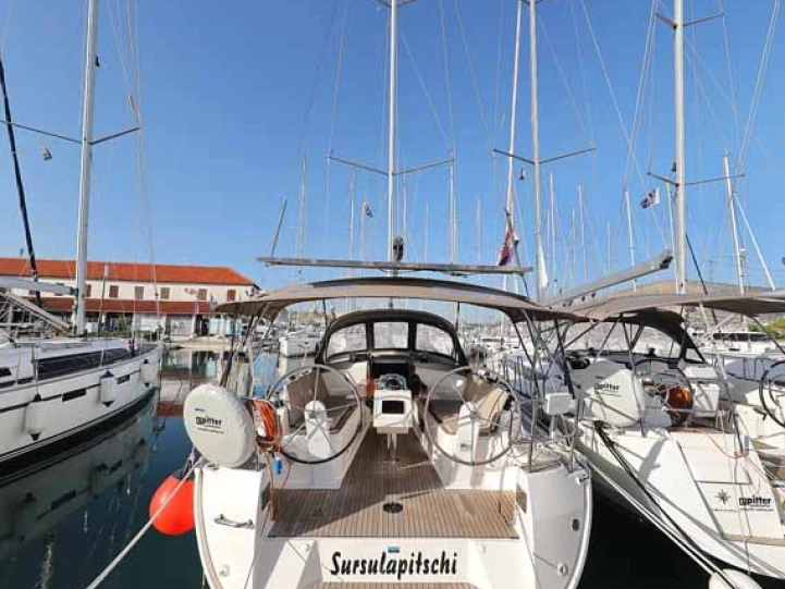 Alquiler de embarcaciones Bavaria Cruiser 37 enPula en Samboat