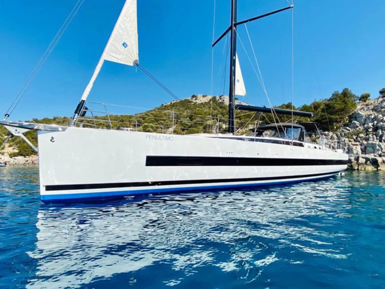 Alquiler de barcos Álimos barato de Oceanis Yacht 62