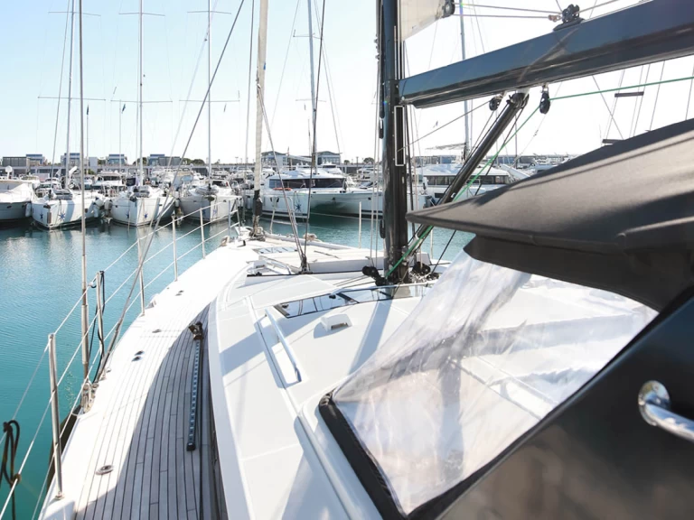 Alquiler de embarcaciones Jeanneau Jeanneau 60 enÁlimos en Samboat