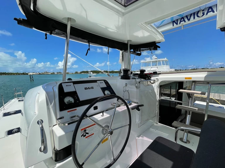 Alquiler de Lagoon Lagoon 42 en Álimos