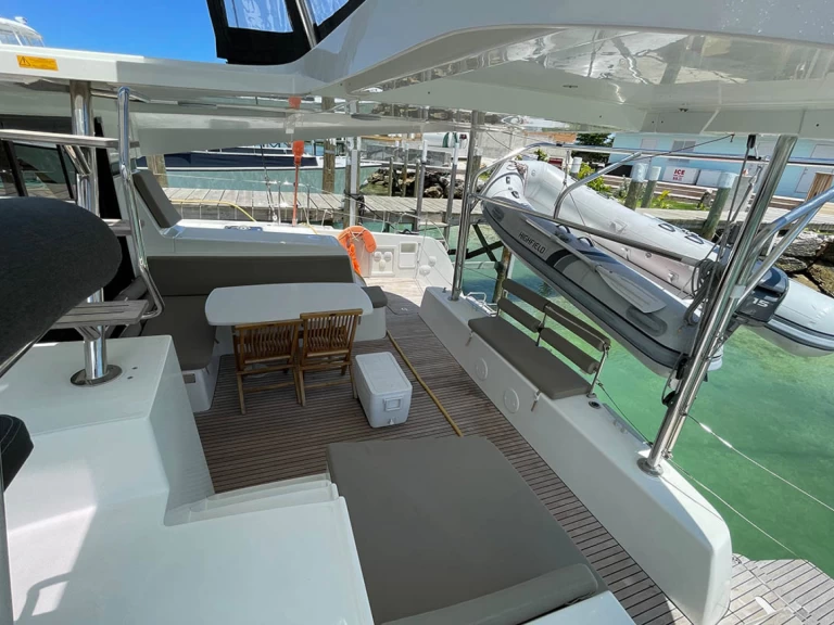 Alquiler de barcos Álimos barato de Lagoon 42