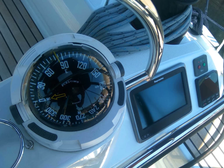 Alquiler de barcos Álimos barato de Sun Odyssey 519