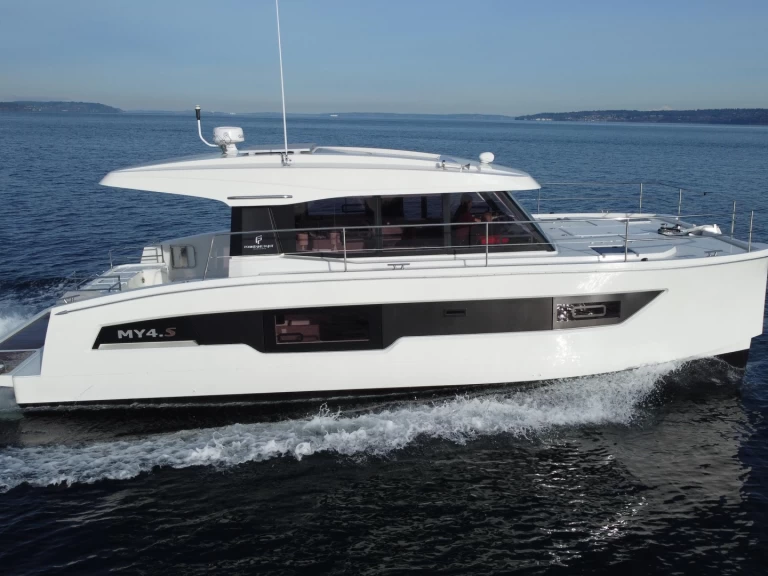 Alquiler de Catamarán, con o sin patrón Fountaine Pajot Taranto