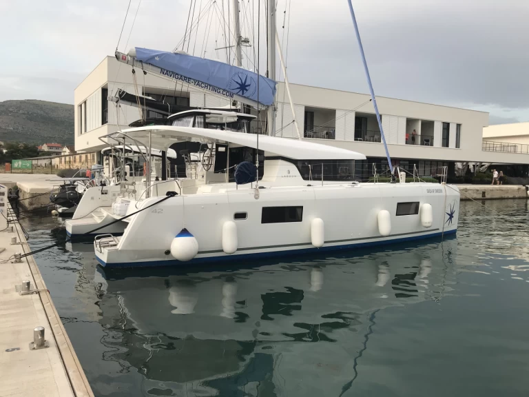 Alquiler de Catamarán, con o sin patrón Lagoon Néa Péramos