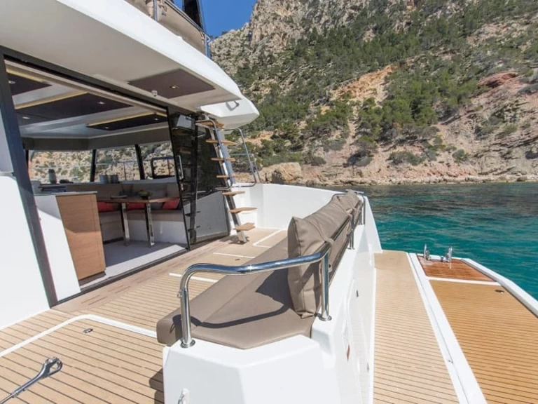 Alquiler Catamarán Fountaine Pajot con o sin  título de navegación