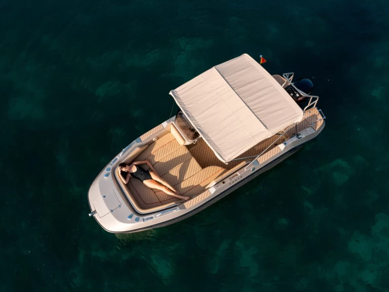 Alquiler Lancha Bulldog con o sin  título de navegación