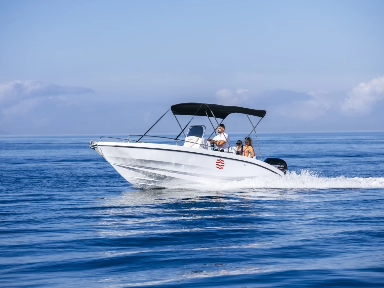 Alquiler Lancha Oktogon con o sin  título de navegación