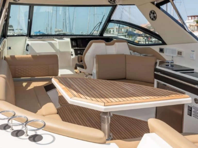 Lancha para alquilar Ayia Napa al mejor precio