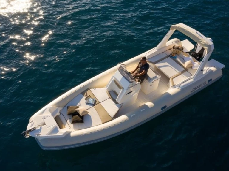 Alquiler Neumática Lomac con o sin  título de navegación