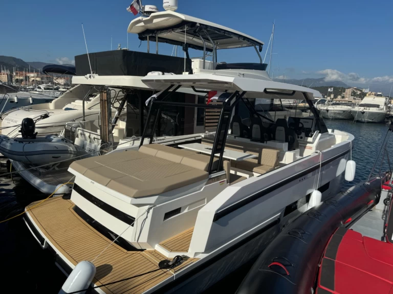 DE ANTONIO Yachts D33 CRUISER de alquiler a Ajaccio