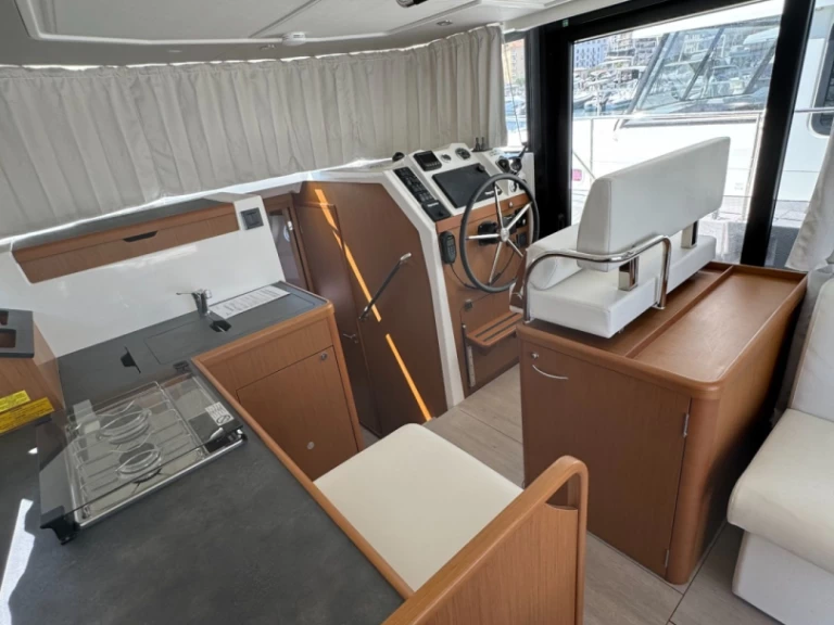 Alquiler de embarcaciones Bénéteau Swift Trawler 35 enAjaccio en Samboat