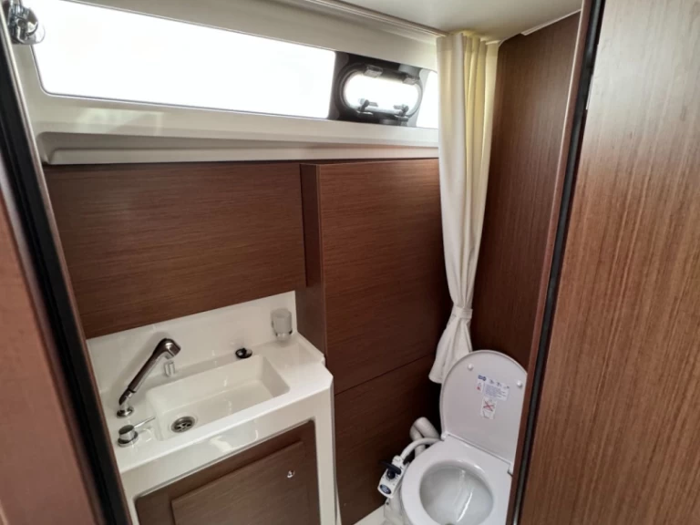 Alquiler de barcos Ajaccio barato de OCEANIS 37.1 OCEANIS 37.1