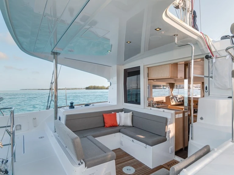Alquiler Port Vauban - Lagoon Lagoon 39 en SamBoat