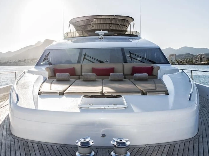 Alquiler de Princess Princess 85 en Port Vauban