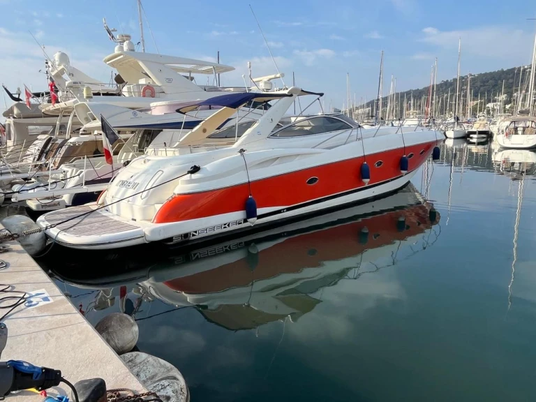 Alquiler Lancha en Port Camille Rayon - Sunseeker Predator 56