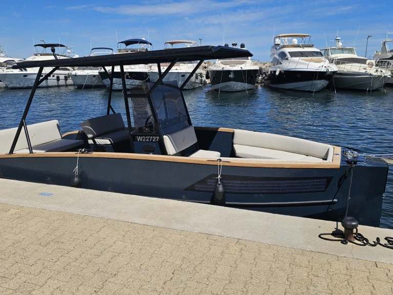 E-soleboat E-sole 750 de alquiler a Saint-Florent