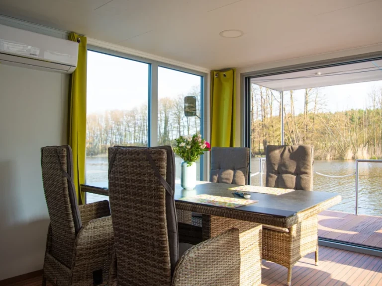 Alquiler Casa flotante WOMA con o sin  título de navegación