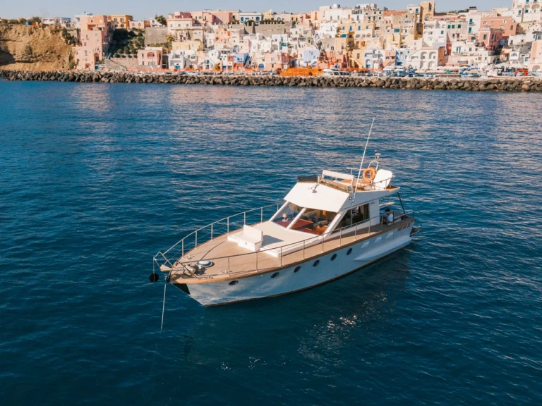 Alquiler de barcos Procida barato de San Lorenzo 42s