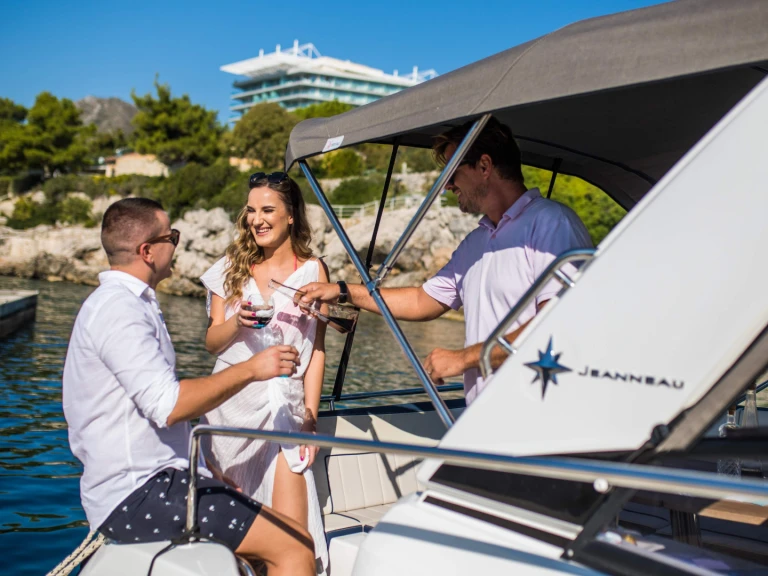 Jeanneau Leader 30 de alquiler a Dubrovnik