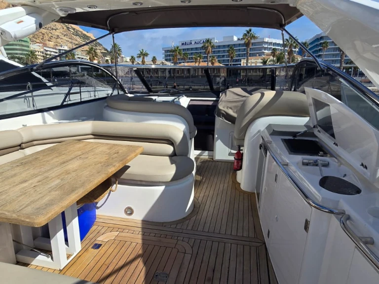Alquiler de Yate de lujo, con o sin patrón Sunseeker Alicante