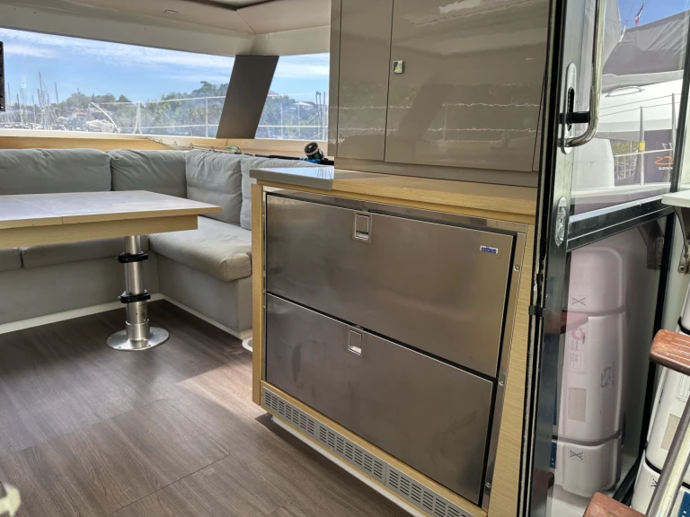 Alquiler Catamarán Fountaine Pajot con o sin  título de navegación