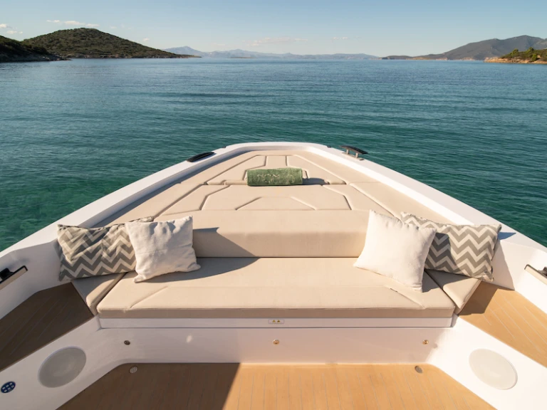 Technohull XPD 46 de alquiler a Olympic Marine