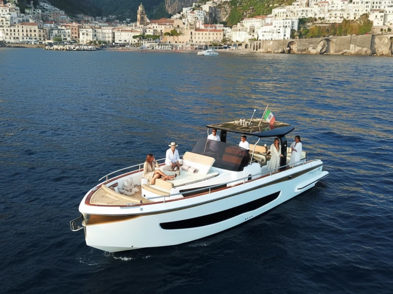 Alquiler de embarcaciones Allure 38 enPorto di Amalfi Marina Coppola en Samboat