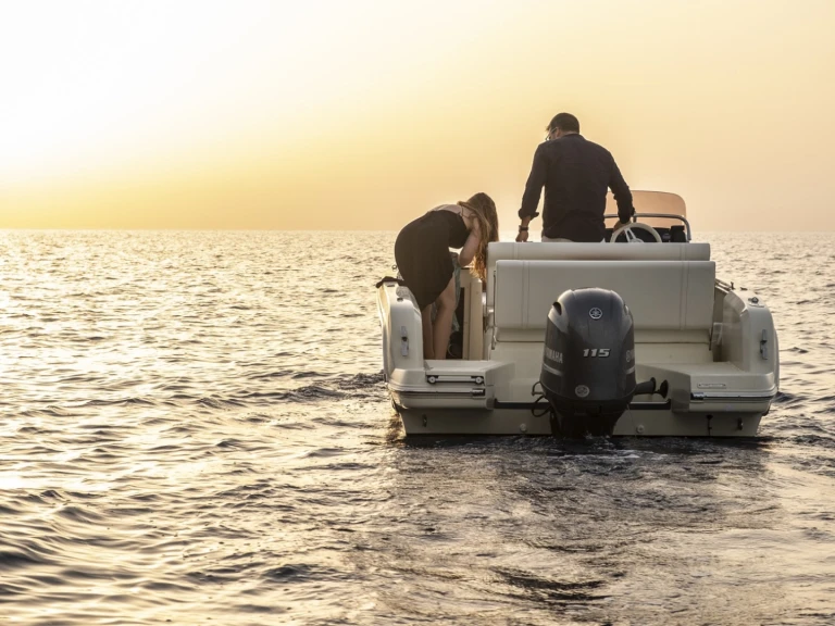 Alquiler de Invictus  200SX en Fornells