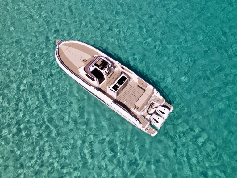 Alquiler de embarcaciones Ranieri 330 LX enIbiza (Ciudad) en Samboat