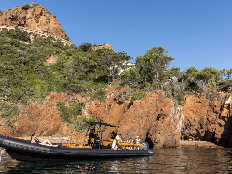 Alquiler de Narwhal Fast 1100 en Mandelieu-la-Napoule