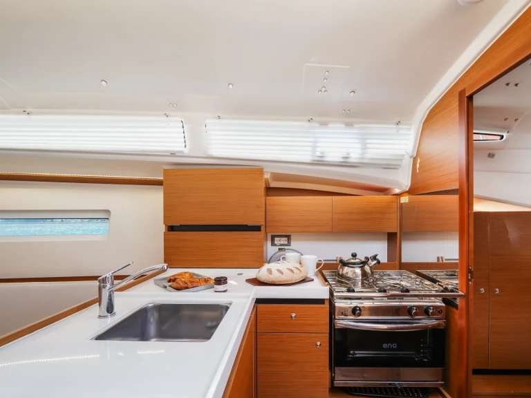 Alquiler Velero Jeanneau con o sin  título de navegación