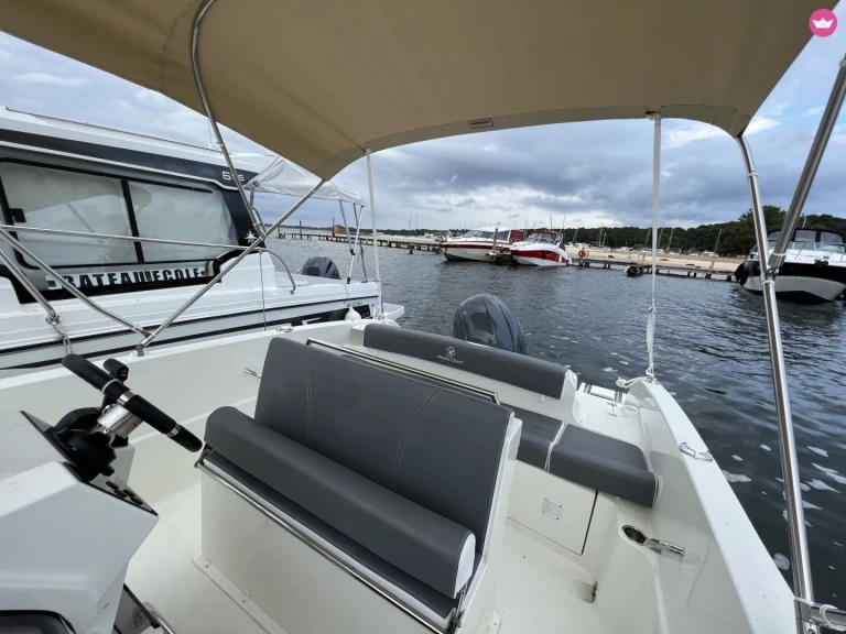 Pacific Craft 670 OPEN de alquiler a Sainte-Rose