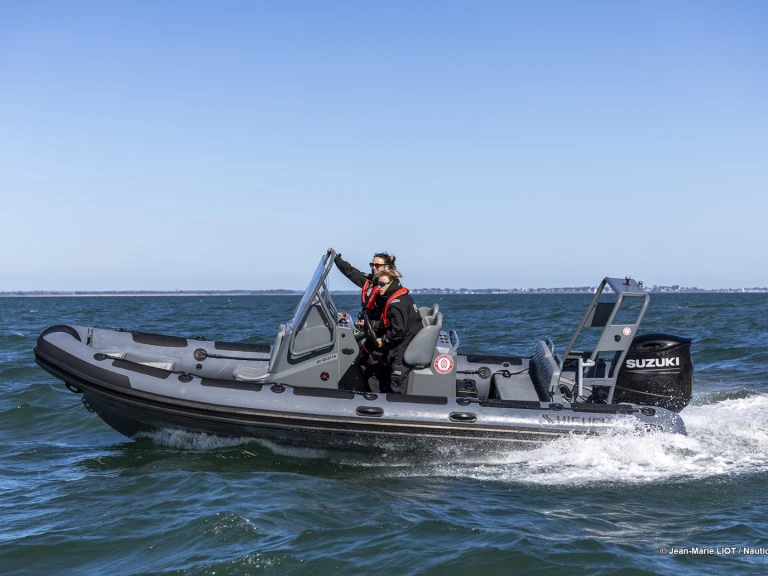 Highfield Patrol 660 de alquiler a La Trinité-sur-Mer