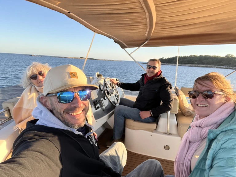 Alquiler de Lancha, con o sin patrón Fountaine Pajot Mónaco