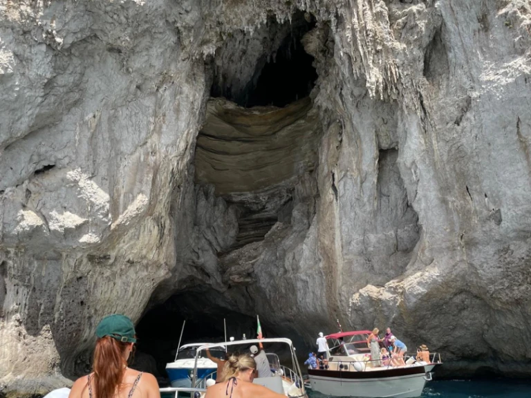 Alquiler Lancha bimax con o sin  título de navegación