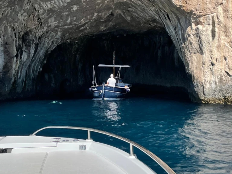 Lancha para alquilar Nápoles al mejor precio